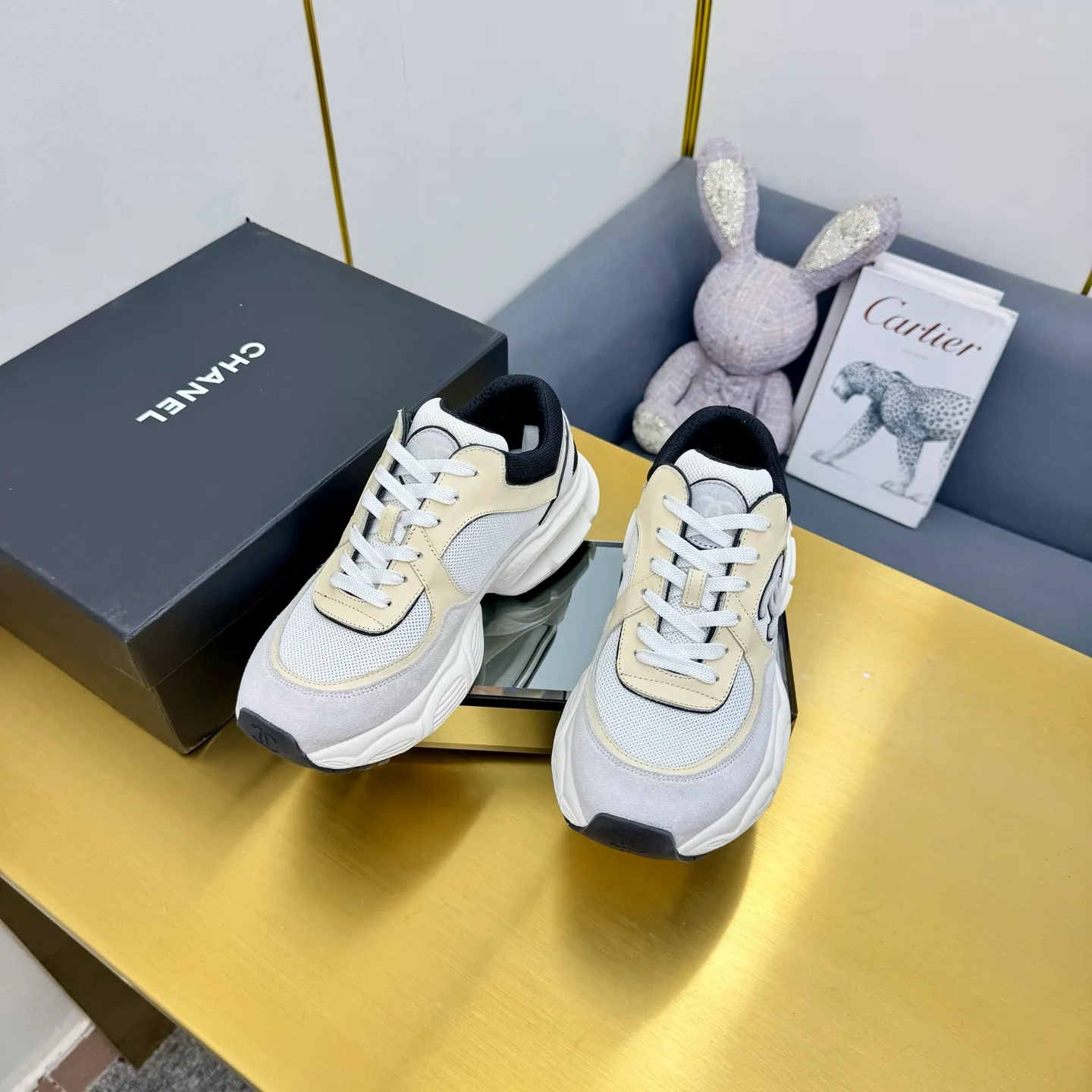 p700🐮🐮Upgraded version, upgraded version, upgraded version! No rebuttal accepted! ! ! ! Chanel Chanel dad shoes, couples' model for men and women - 2025 top casual sneakers in the counter. This classic design; the upper is electro-embroidered with various techniques; ❷The inner lining is made of: original Yangli + net ❸The outsole is based on: the original TPU combination outsole. The full set of boutique packaging for women 35–41